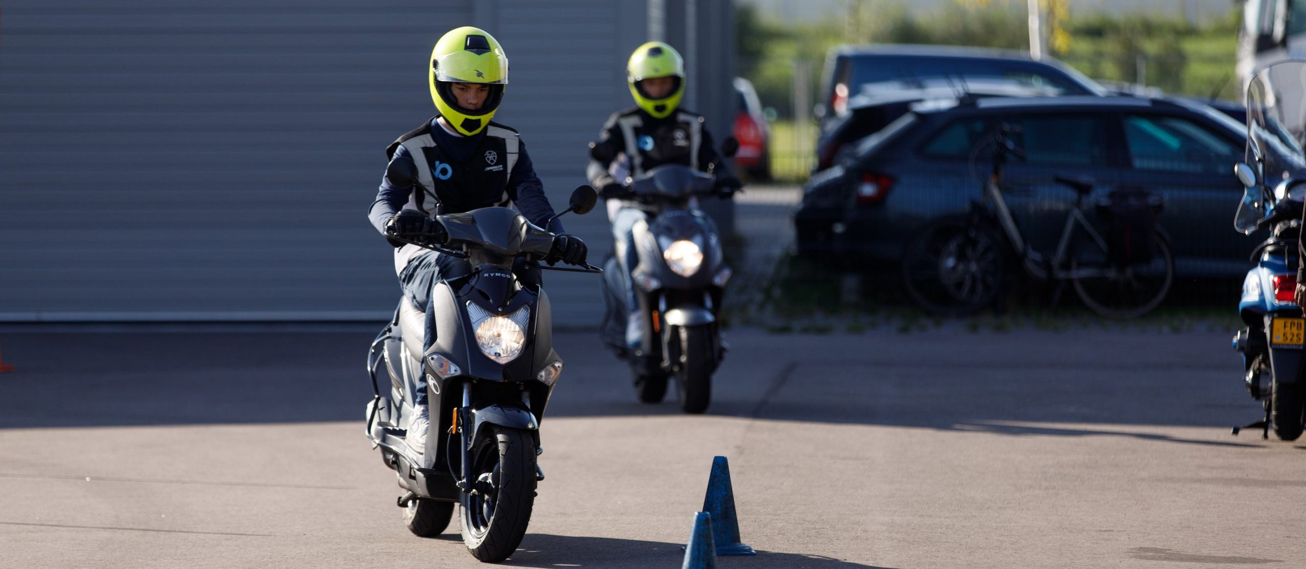 Rijles op terrein voor scooter